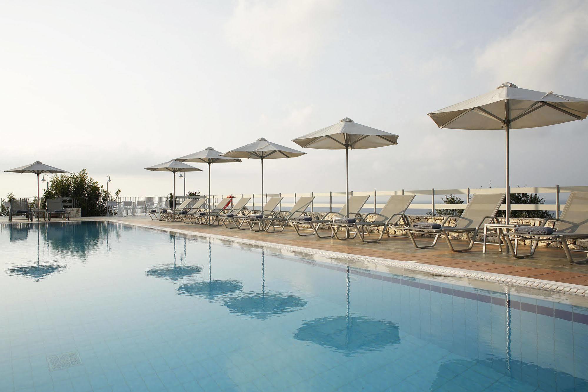 Asteris Aparthotel 4*